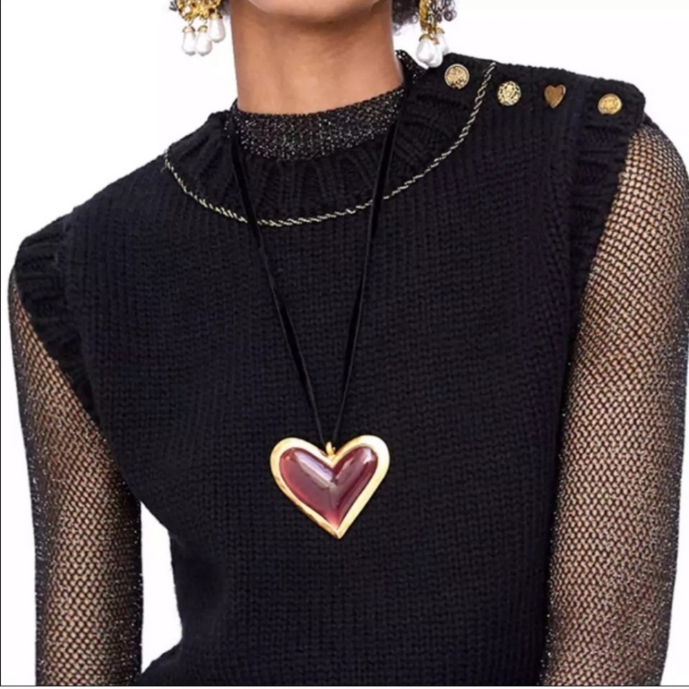 NOT FOR SALE looking for [ZARA heart necklace]